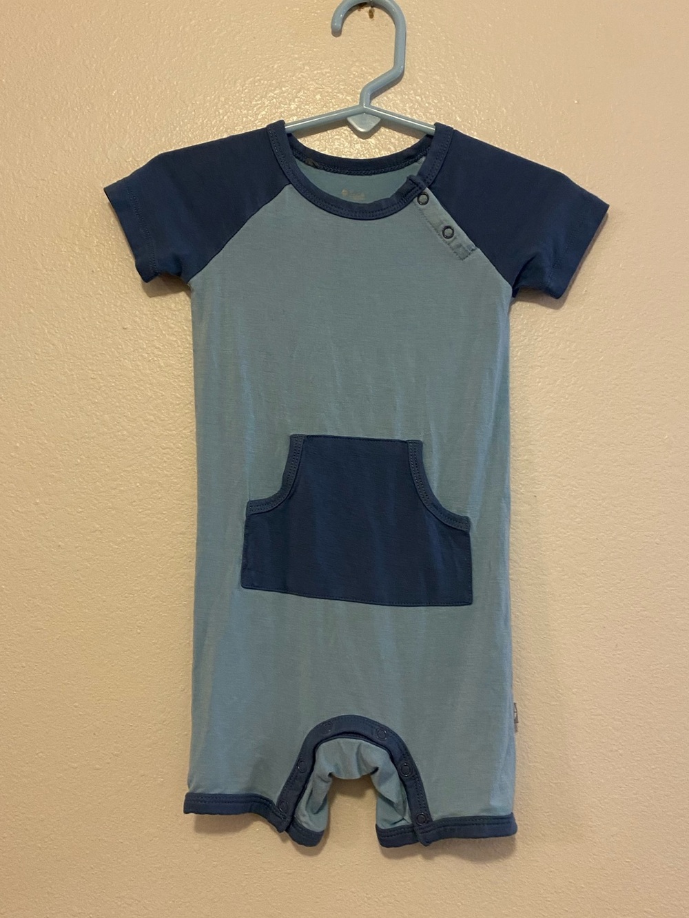 Kyte bamboo Light Blue Romper with Navy Trim